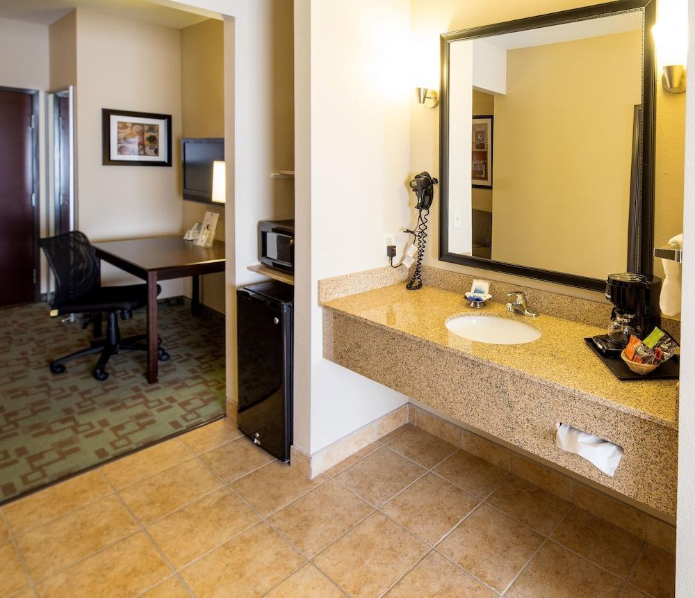 Best Western Plus Eastgate Inn & Suites Wichita Eksteriør billede