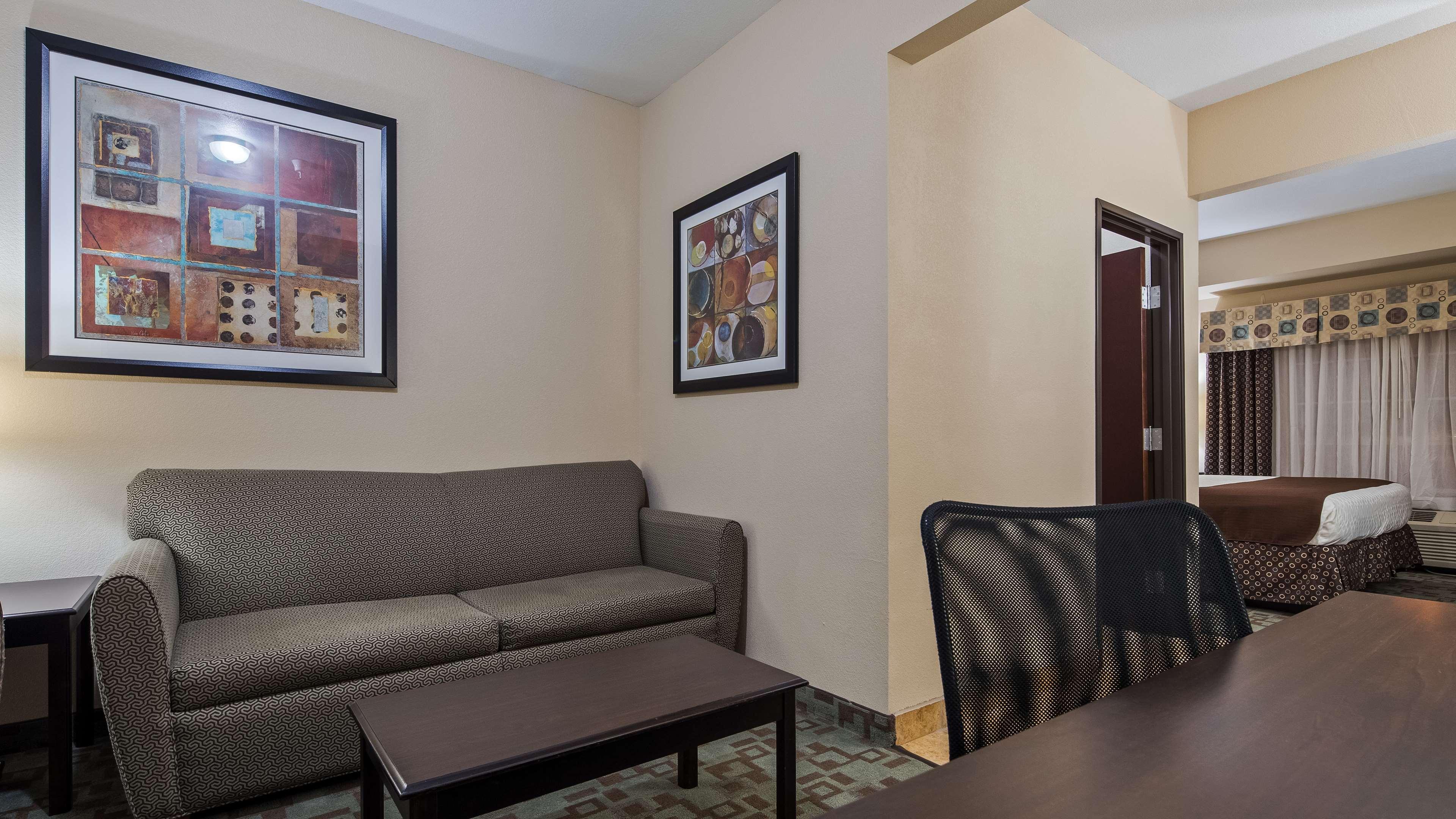 Best Western Plus Eastgate Inn & Suites Wichita Eksteriør billede