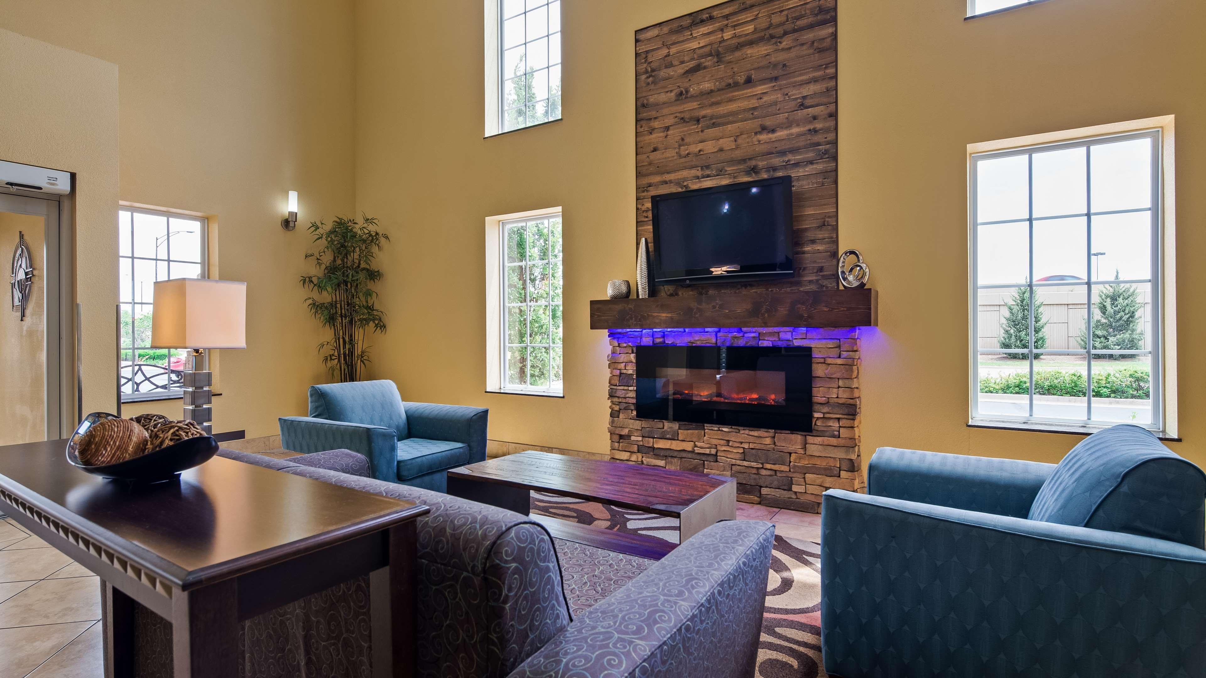 Best Western Plus Eastgate Inn & Suites Wichita Eksteriør billede