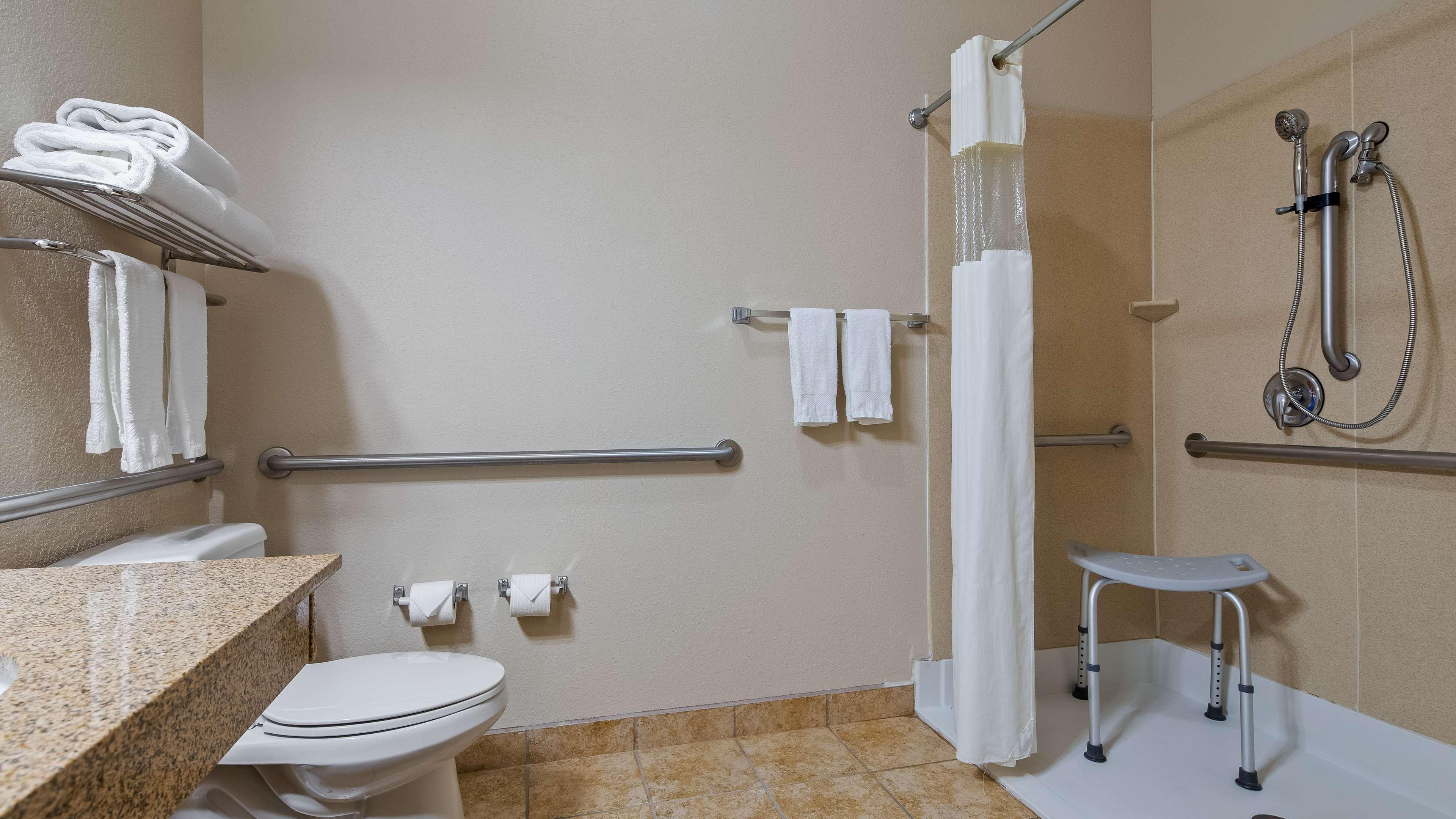 Best Western Plus Eastgate Inn & Suites Wichita Eksteriør billede