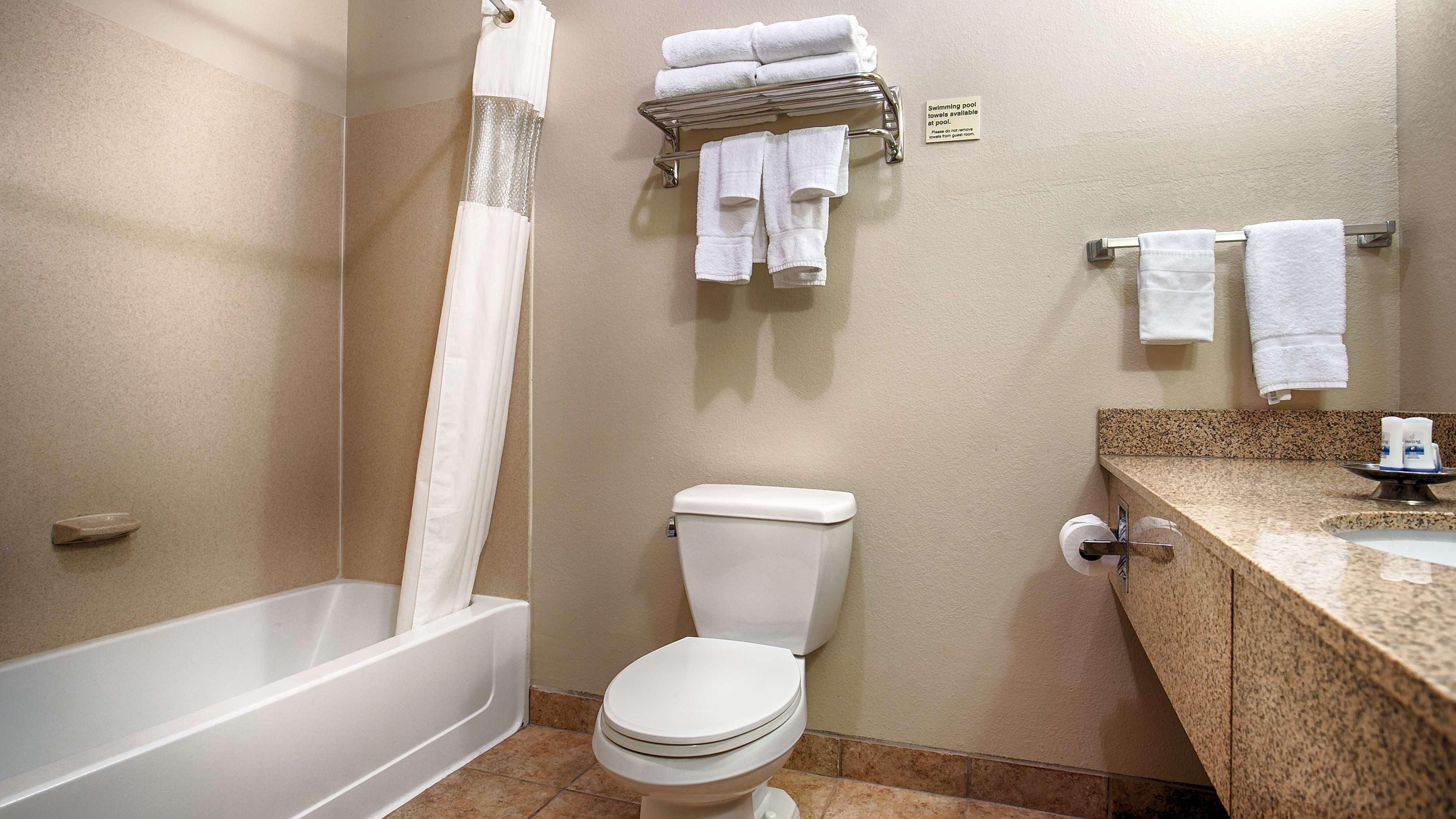 Best Western Plus Eastgate Inn & Suites Wichita Eksteriør billede