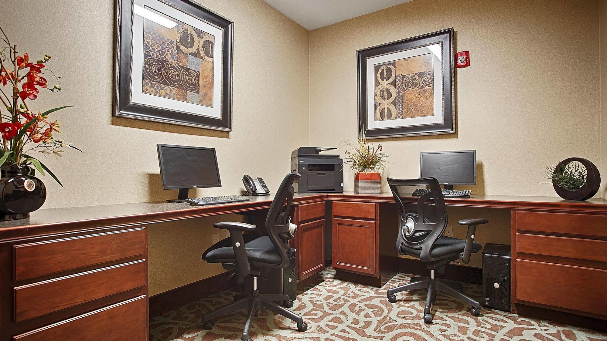 Best Western Plus Eastgate Inn & Suites Wichita Eksteriør billede