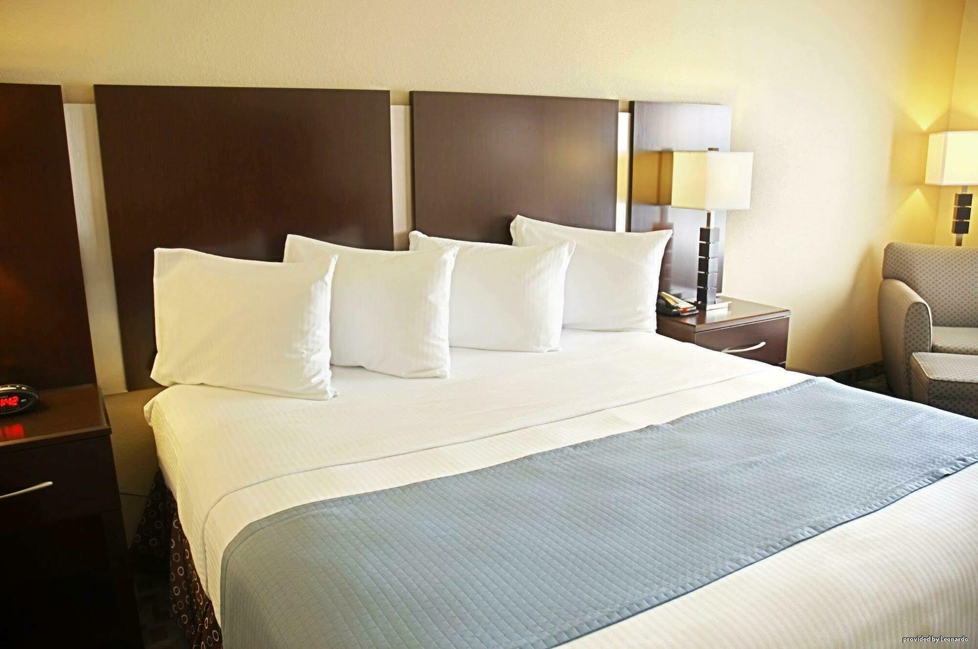 Best Western Plus Eastgate Inn & Suites Wichita Eksteriør billede