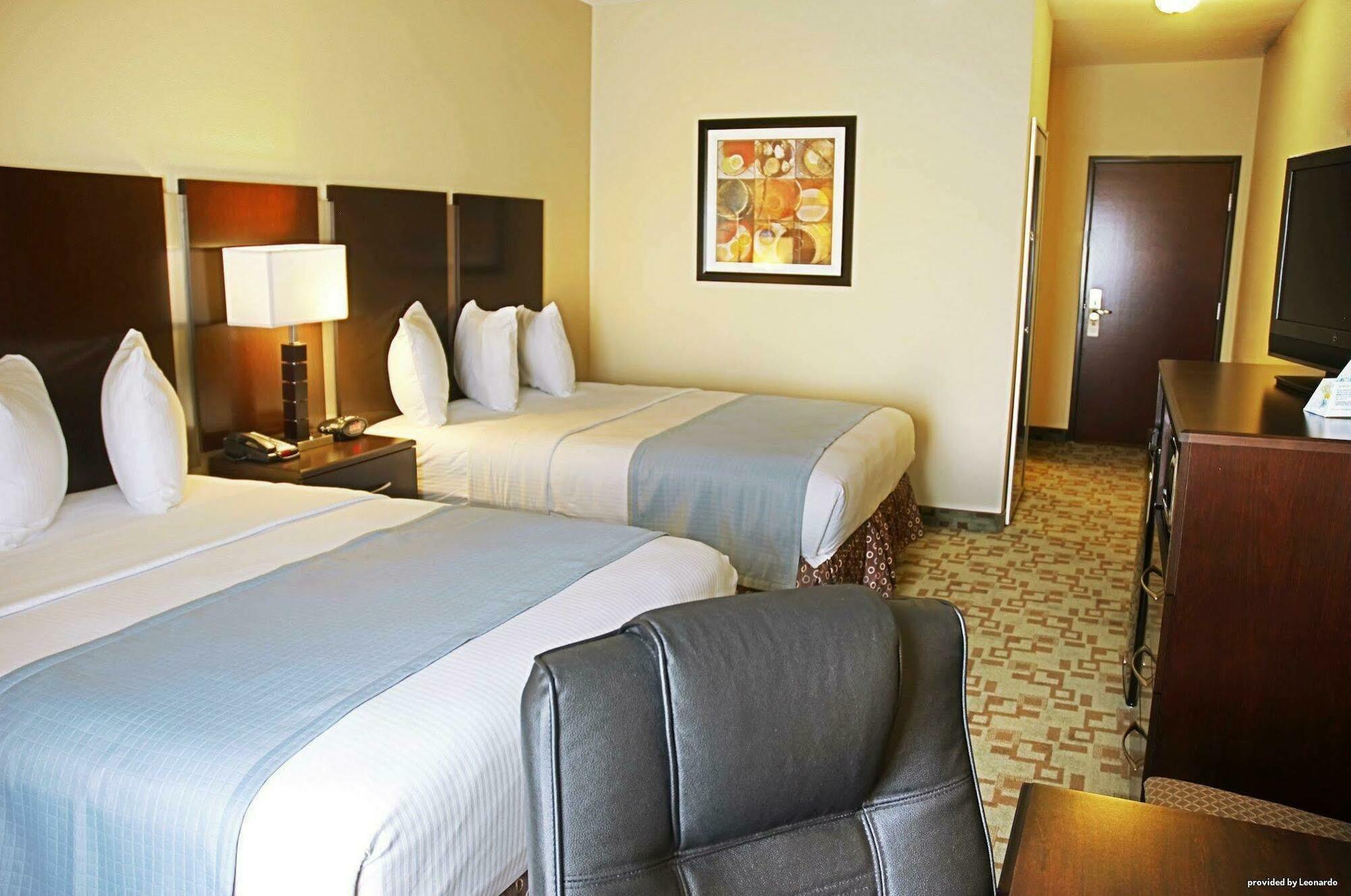 Best Western Plus Eastgate Inn & Suites Wichita Eksteriør billede